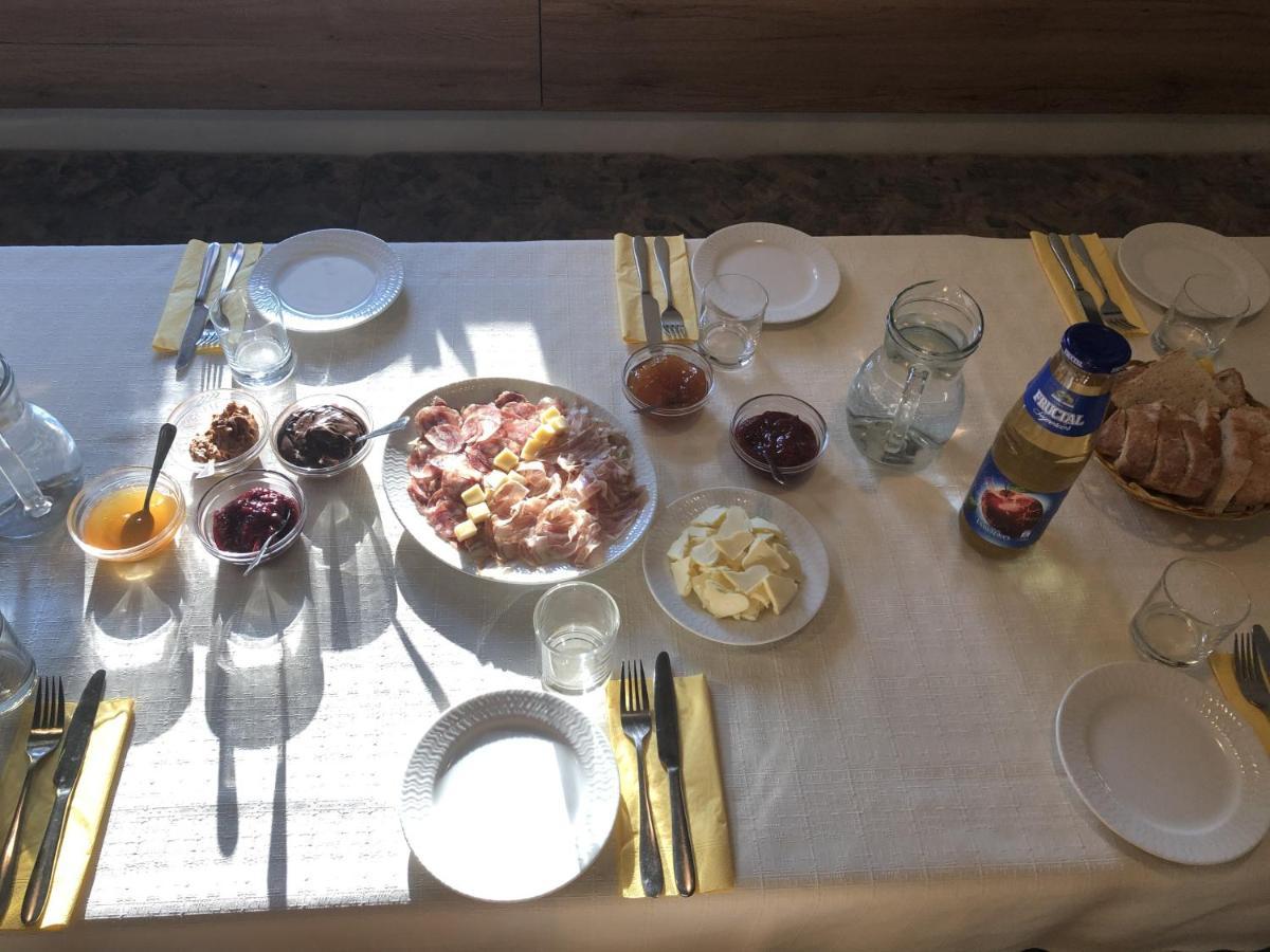Farm Stay Zurej Šentjur 部屋 写真